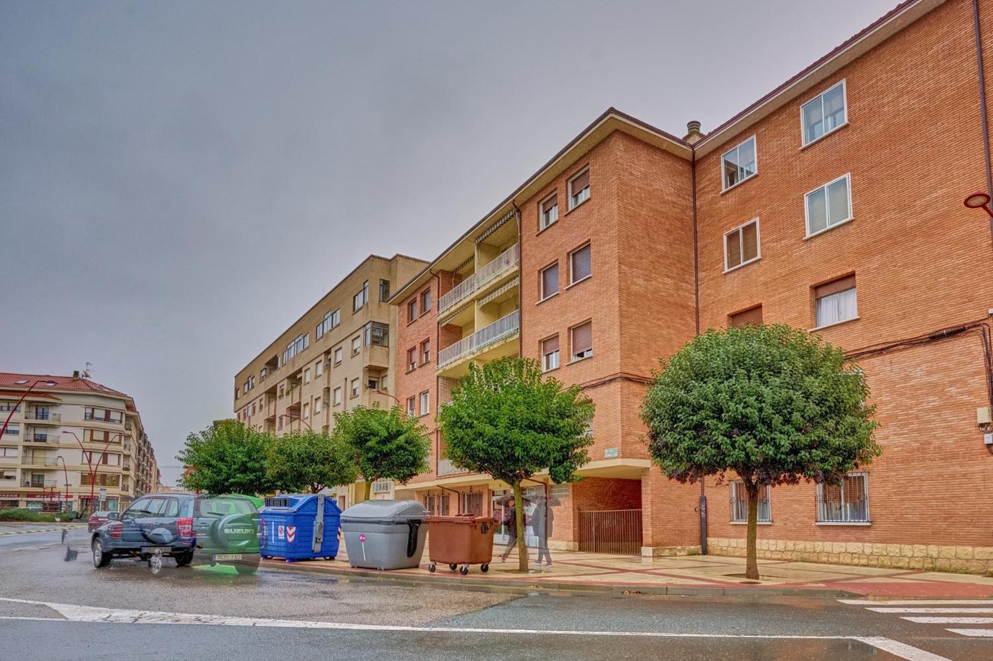 Chestnut By Clabao Apartment Haro Ngoại thất bức ảnh